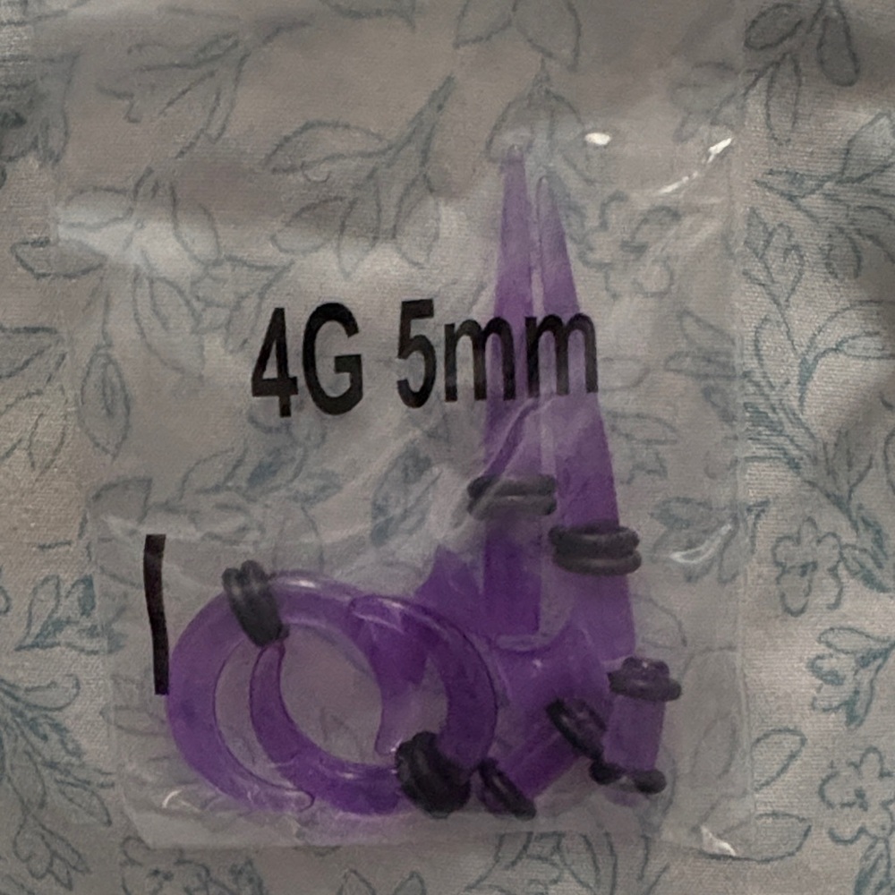 Purple Ear Stretching Kit with Black O-Rings